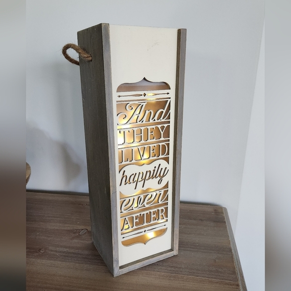 Decorative Wedding Wine Bottle Box – Demdaco Wooden Lanern Keepsake marriage💍🍷 - Picture 1 of 16